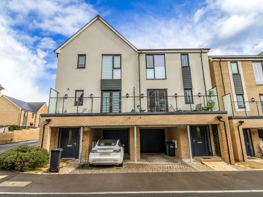 3 bed semidetached house for sale in Lister Road, Dursley