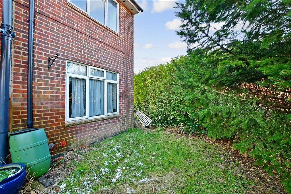 3 bed end terrace house for sale in Five Acres, Crawley, West Sussex