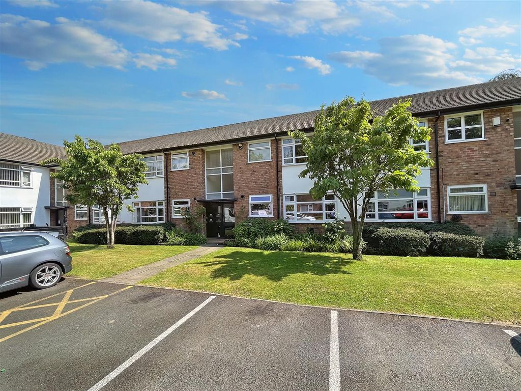 1 bed flat for sale in Brooklands Road, Sale M33 Zoopla