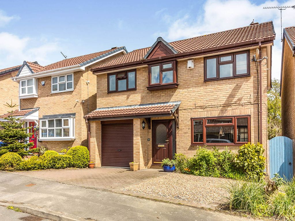 4 bed detached house for sale in Thorpefield Close, Thorpe Hesley