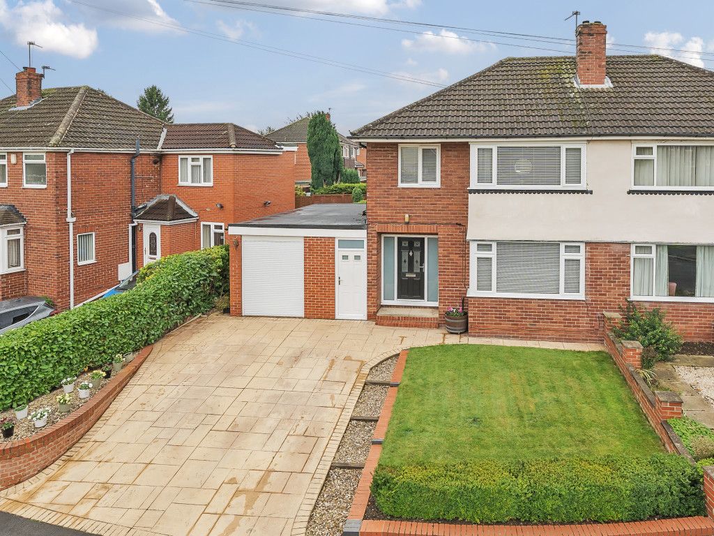 3 bed semidetached house for sale in Cyprus Avenue, Wakefield, West Yorkshire WF1, £315,000