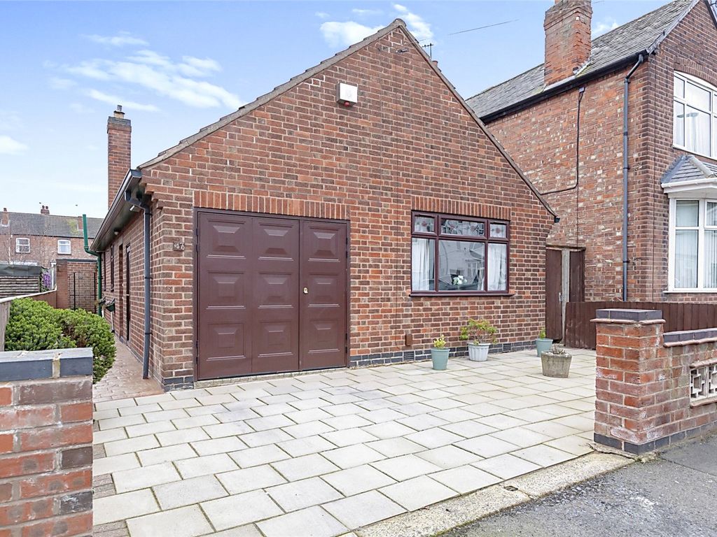 3 bed bungalow for sale in Huntingdon Road, Leicester, Leicestershire