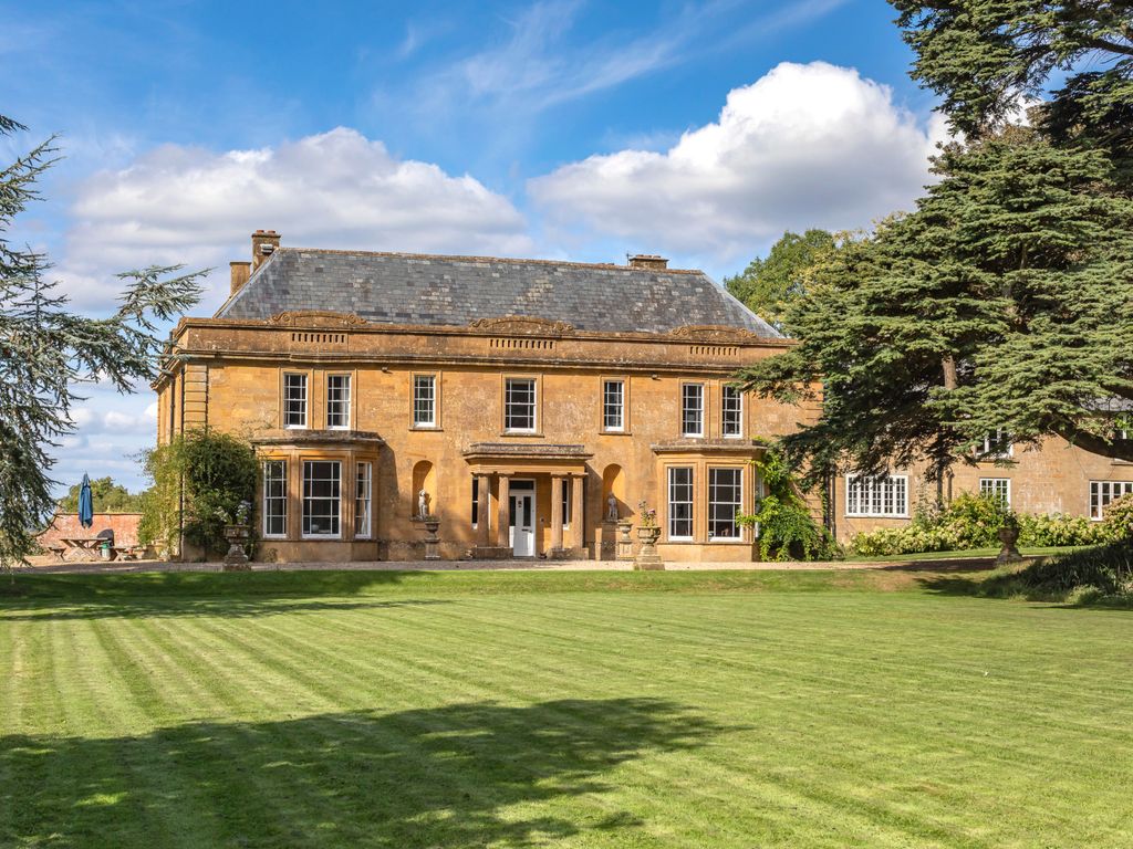 8 bed detached house for sale in East Stoke, StokeSubHamdon, Somerset