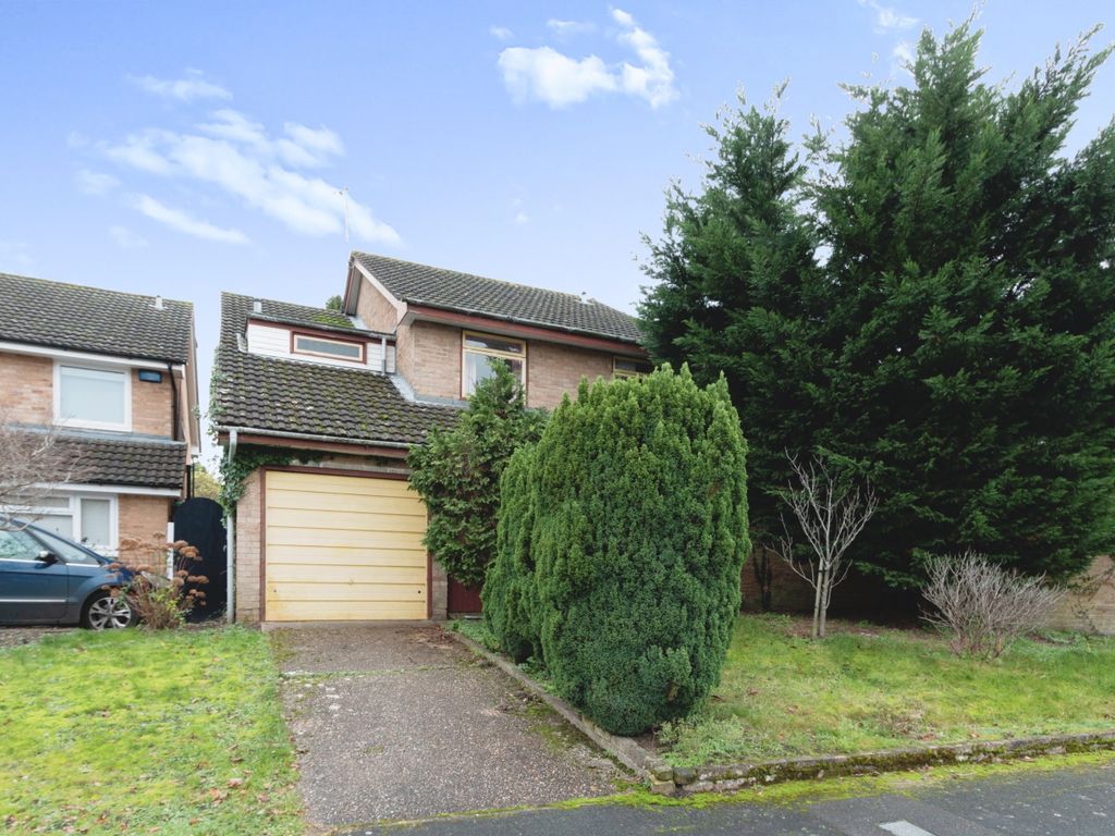 Winnington Way, Woking, Surrey GU21