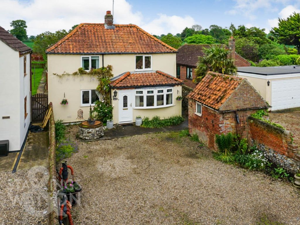 3 bed detached house for sale in Mill Road, Stokesby, Great Yarmouth