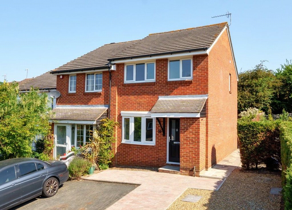 3 bed end terrace house for sale in Doveney Close, St Pauls Cray, Orpington, Kent BR5 Zoopla
