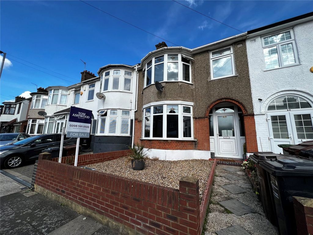 3 bed terraced house for sale in Hulse Avenue, Barking IG11 Zoopla