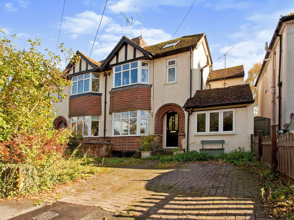 4 bed semidetached house for sale in Newport Road, Saffron Walden CB11