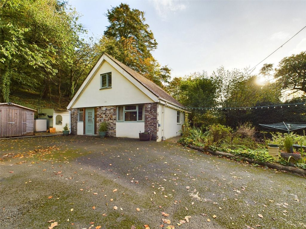 2 bed detached house for sale in Launceston, Devon PL15, £290,000 Zoopla