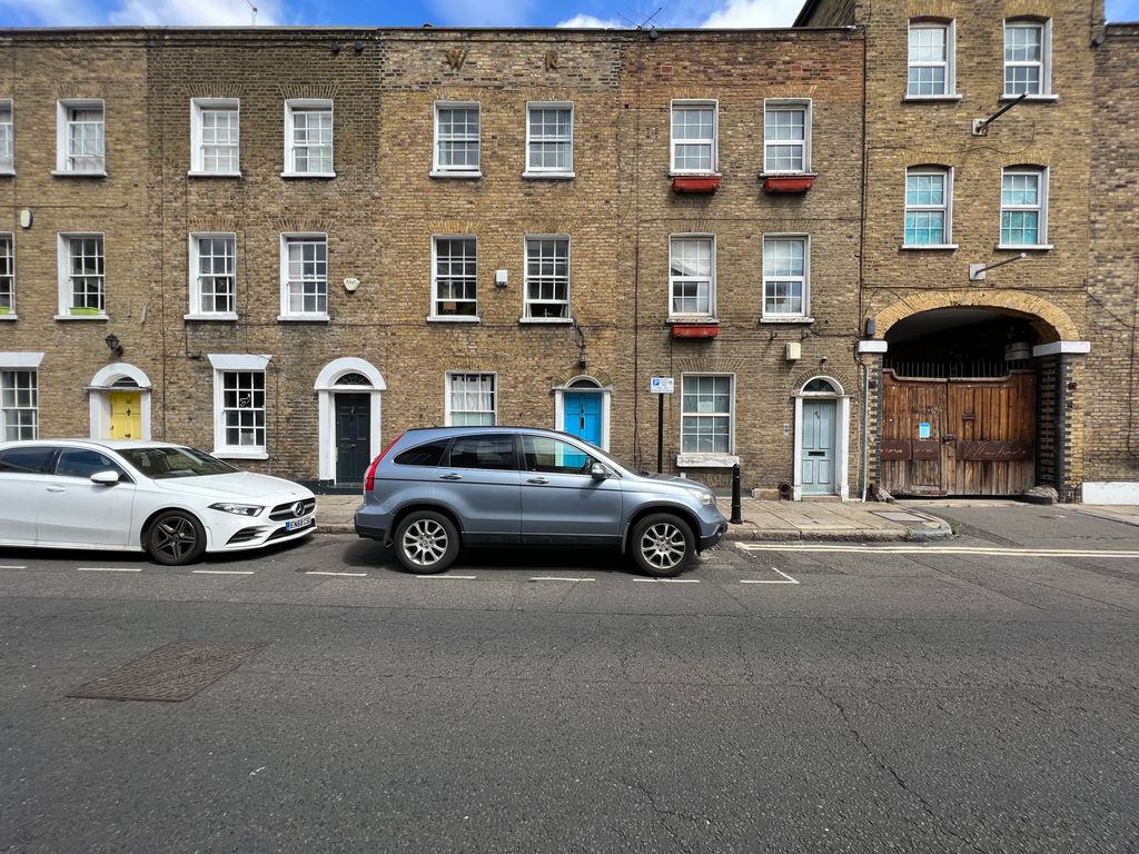 3 bed terraced house for sale in Buttesland Street, Shoreditch, London