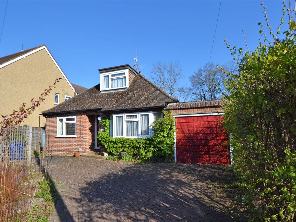 3 bed detached bungalow for sale in Kenilworth Road, Fleet GU51 Zoopla
