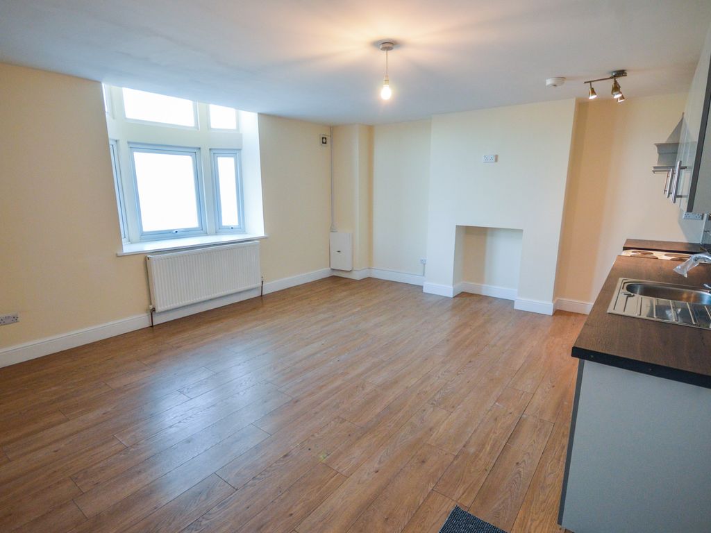 3 bed flat to rent in Manchester Road, West Timperley, Altrincham WA14