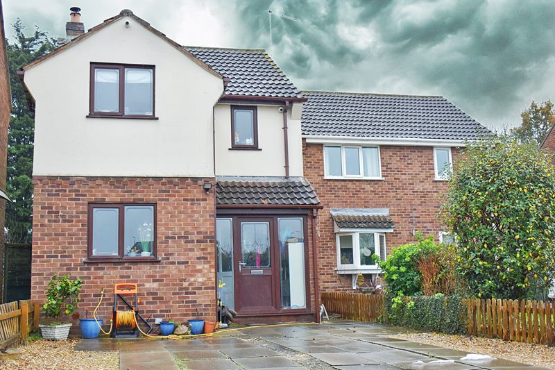 4 bed detached house for sale in Middleton Road, Newark NG24, £220,000