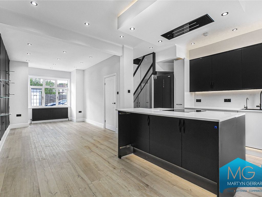 4 bed terraced house for sale in Marne Avenue, New Southgate, London