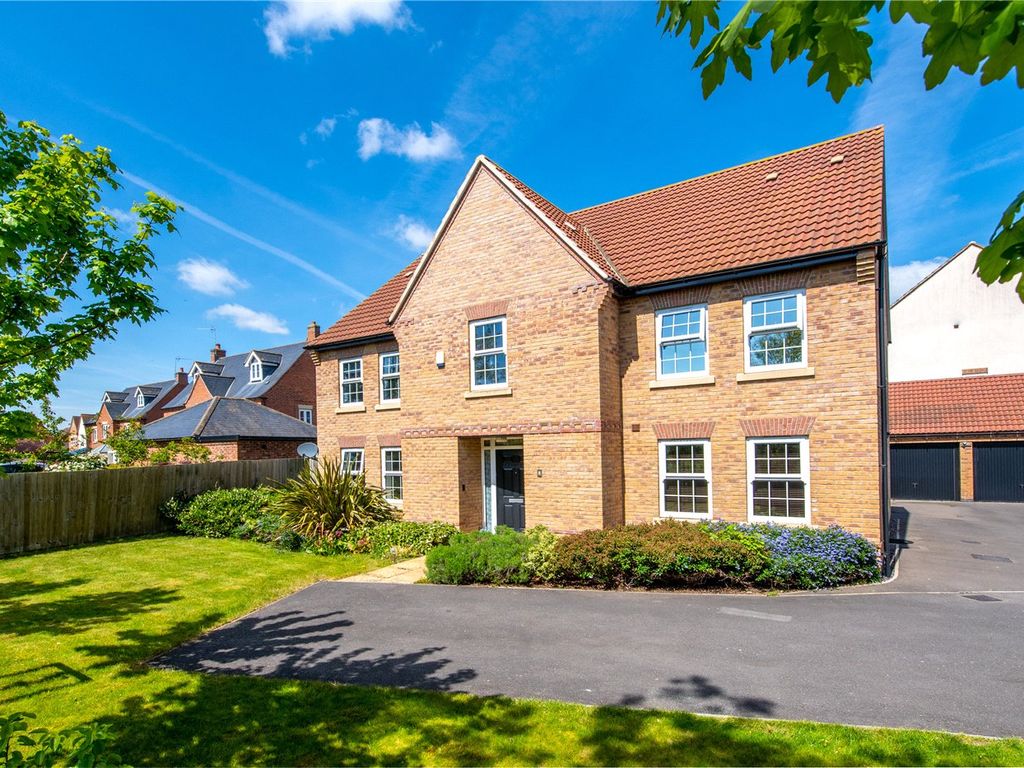 5 bed detached house for sale in Stratten Park, Greylees, Sleaford