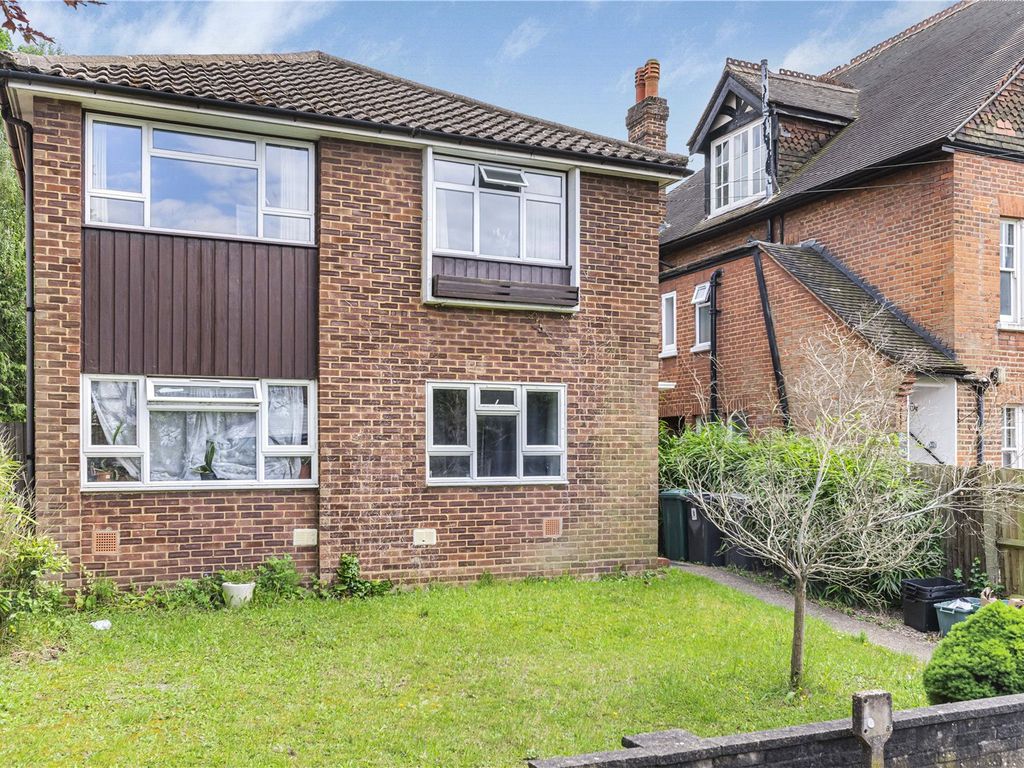 2 bed flat for sale in Highland Road, Bromley BR1, £325,000 Zoopla