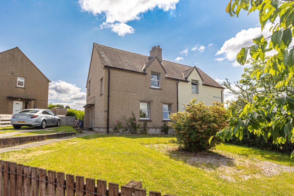 3 bed semidetached house for sale in Morrison Drive, Bannockburn