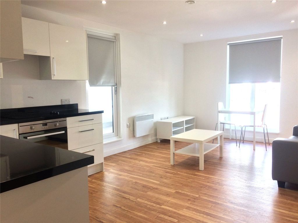 2 bed flat to rent in The Exchange, 8 Elmira Way, Salford Quays M5, £