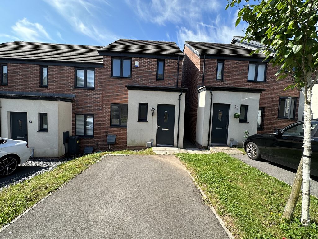 2 bed terraced house to rent in Heol Booths, Old St Mellons, Old St