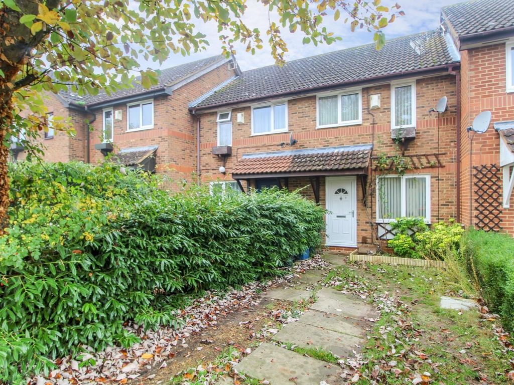 2 bed property for sale in Boxberry Gardens, Walnut Tree, Milton Keynes