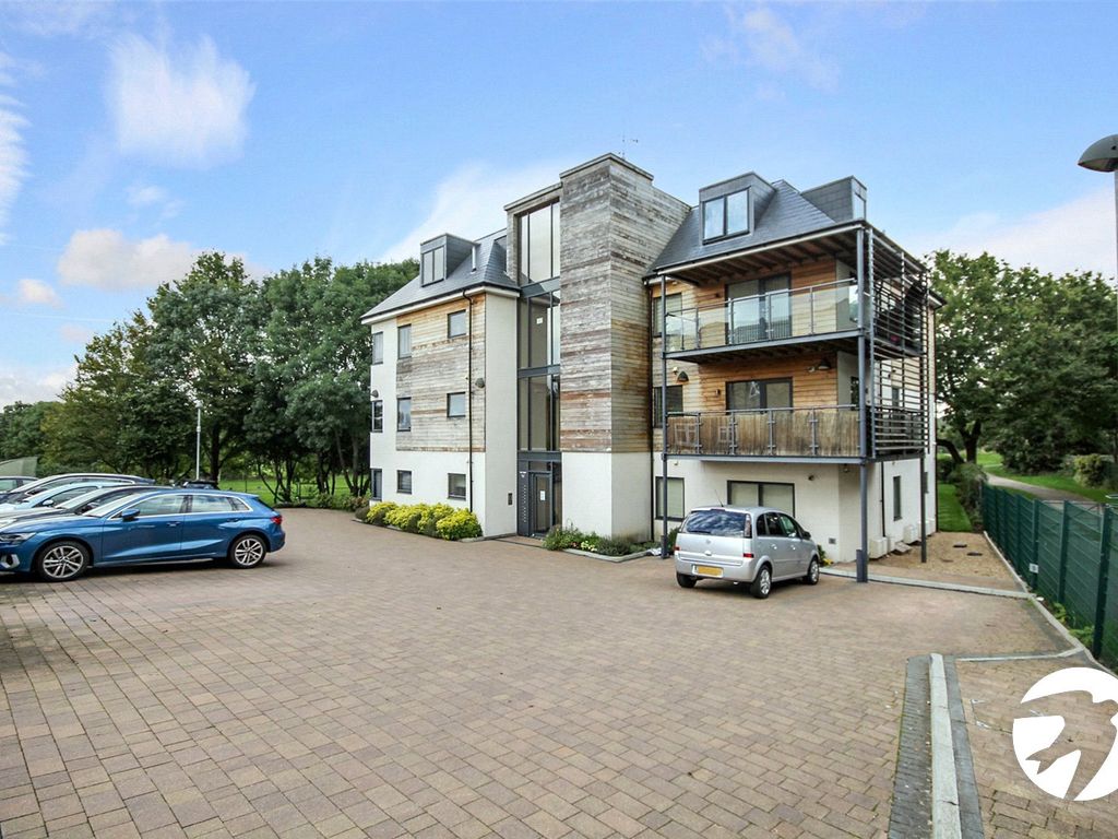 2 bed flat to rent in The Point, Wickham Street, Welling, Kent DA16