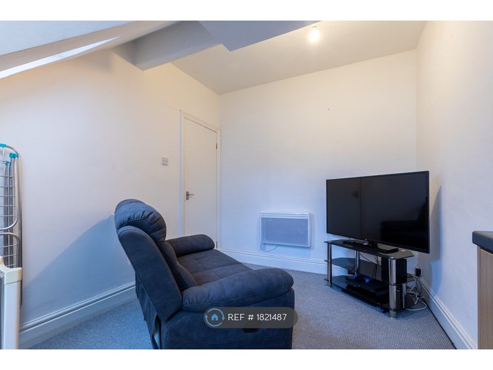 1 bed flat to rent in Thornton Road, Morecambe LA4, £495 pcm Zoopla