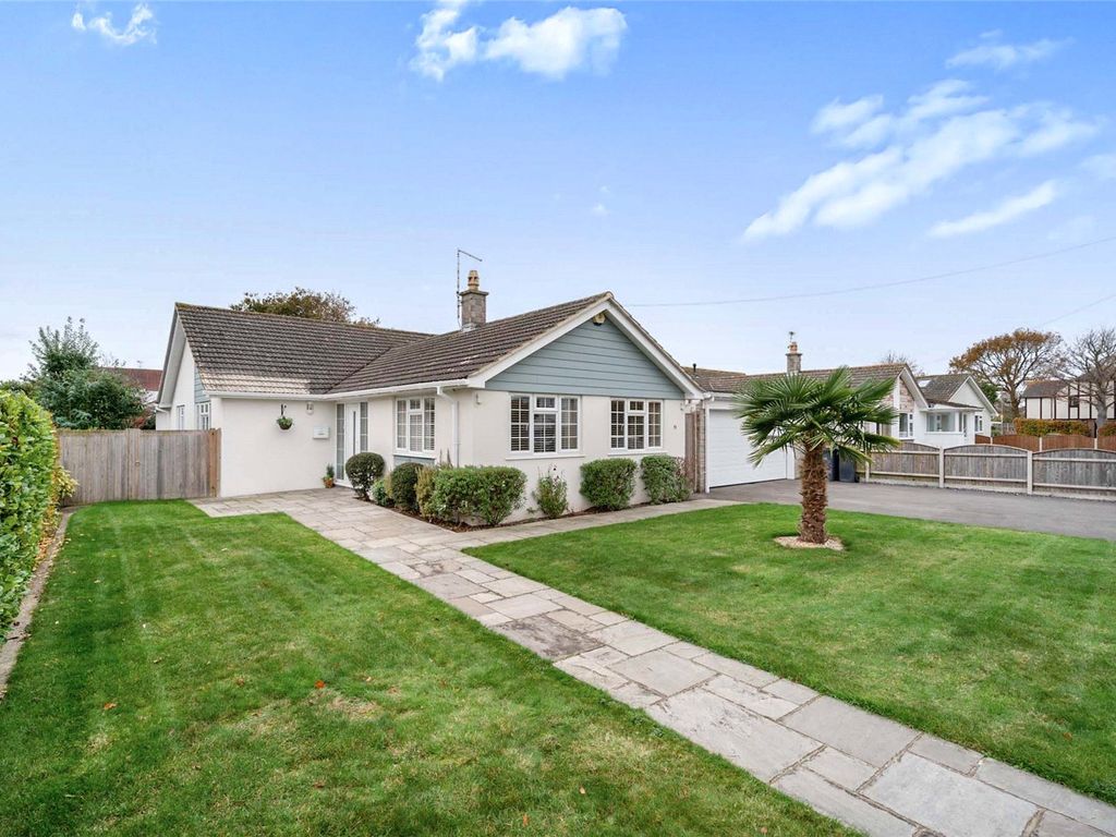 4 bed bungalow for sale in Salterns Close, Hayling Island, Hampshire