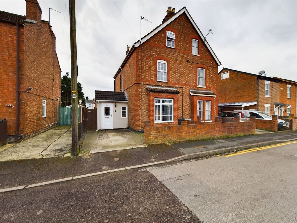 3 bed semidetached house for sale in Adelaide Street, Gloucester