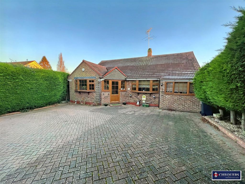 4 bed property for sale in Cavalier Road, Old Basing, Basingstoke RG24