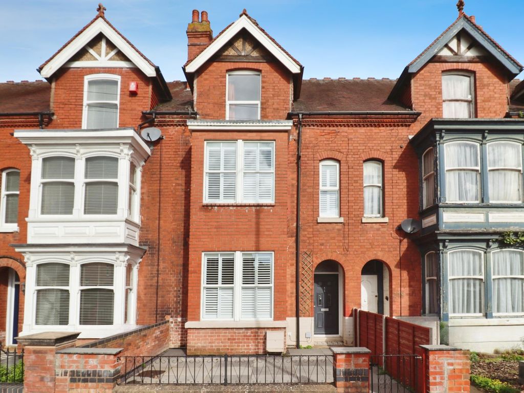 5 bed terraced house for sale in Clifton Road, Rugby CV21, £399,950
