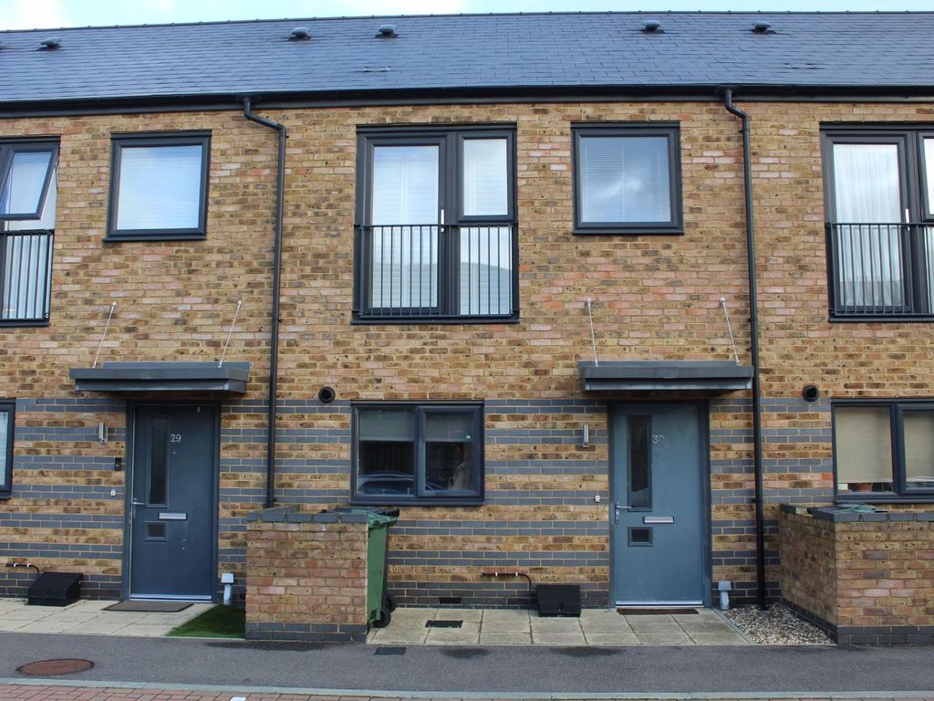 2 bed terraced house to rent in Sherbourne Close, Dartford DA1, £1,600