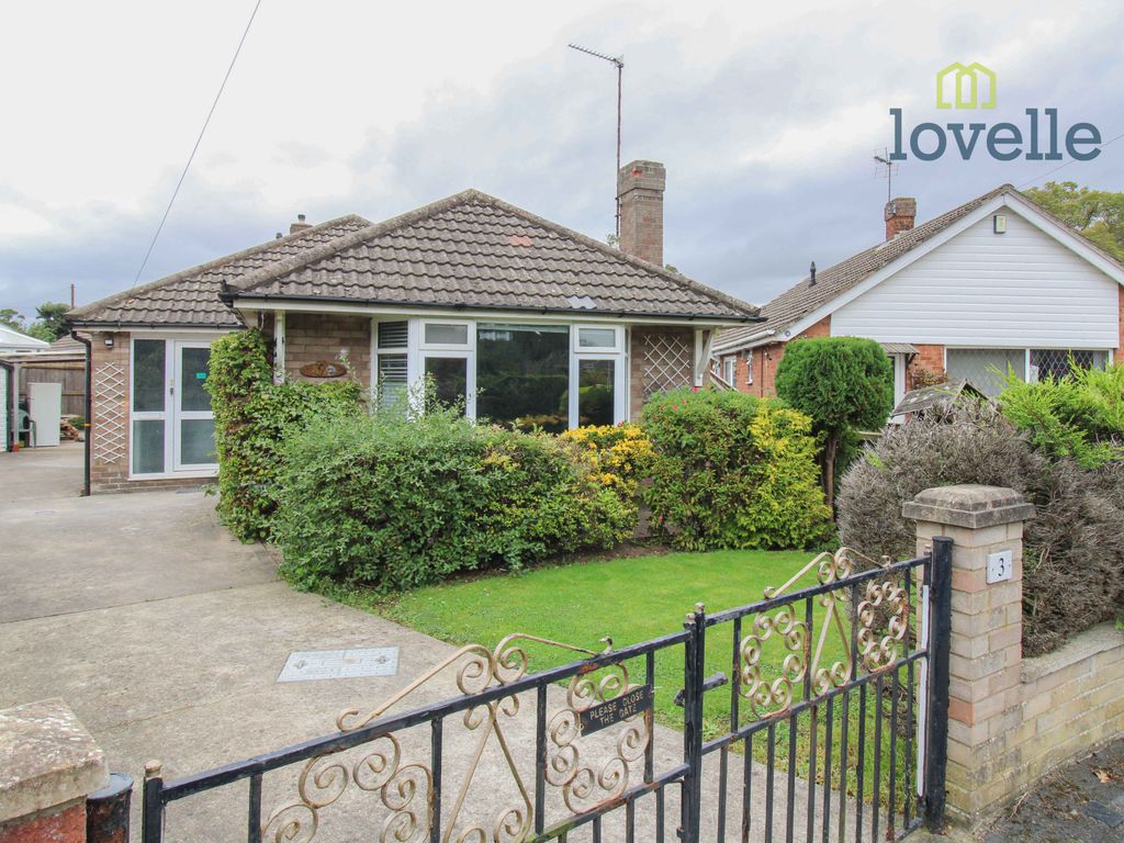 3 bed detached bungalow for sale in Trevor Close, Laceby DN37, £260,000 Zoopla