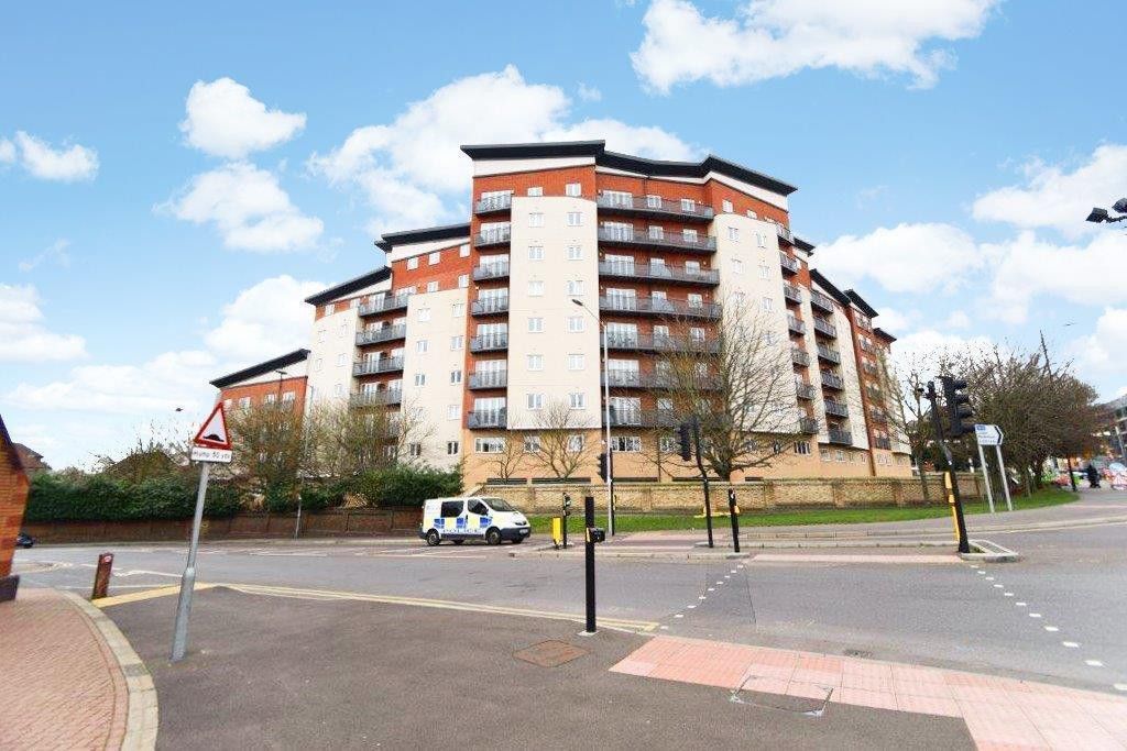 2 bed flat for sale in Aspects Court, Slough SL1 Zoopla