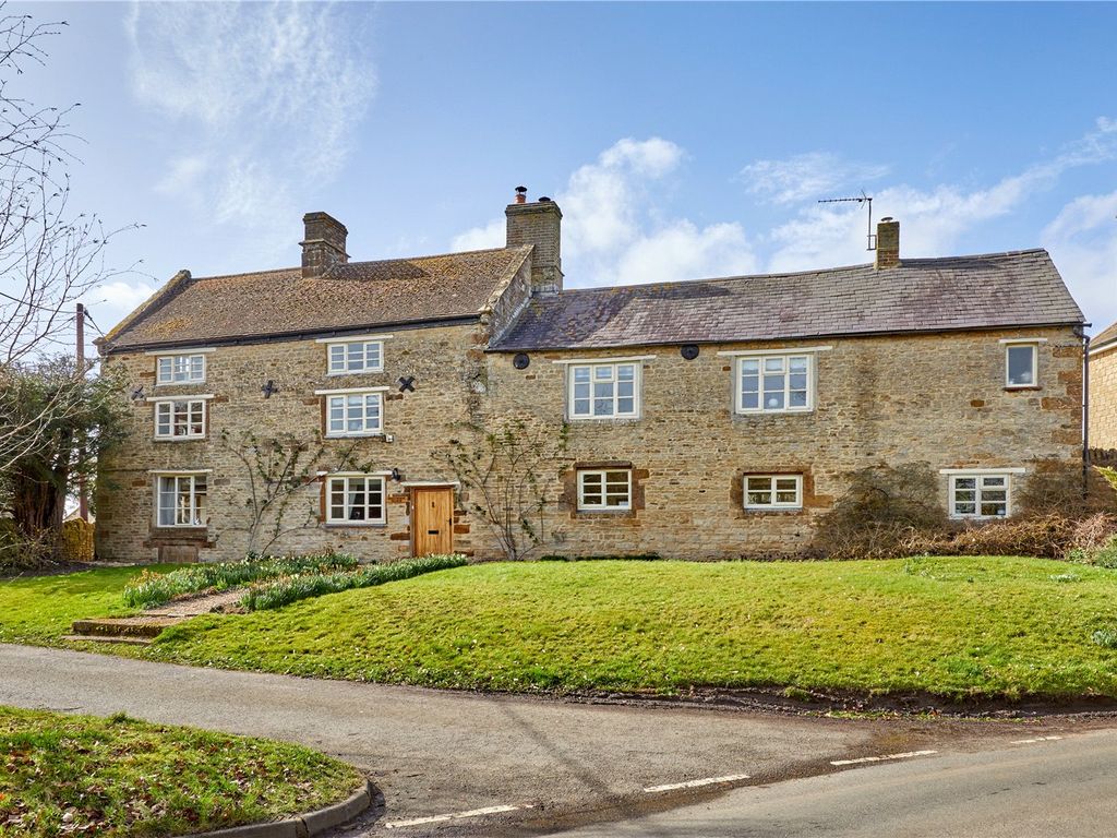 5 bed detached house for sale in Marston Road, Greatworth, Banbury