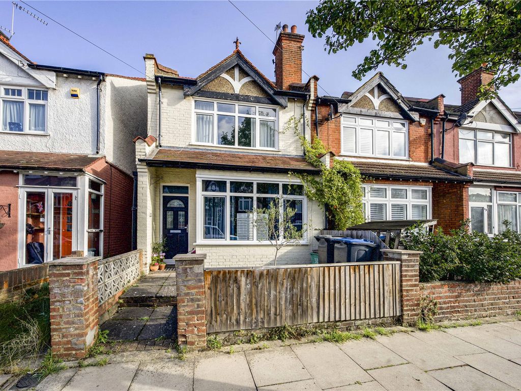 3 bed end terrace house for sale in Blagdon Road, New Malden KT3, £