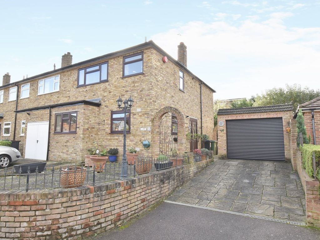 3 bed end terrace house for sale in Alpine Road, WaltonOnThames KT12