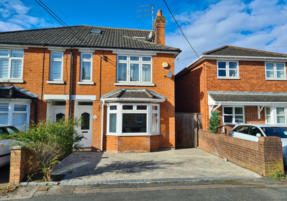 4 bed semidetached house for sale in Fishers Road, Eling, Totton SO40