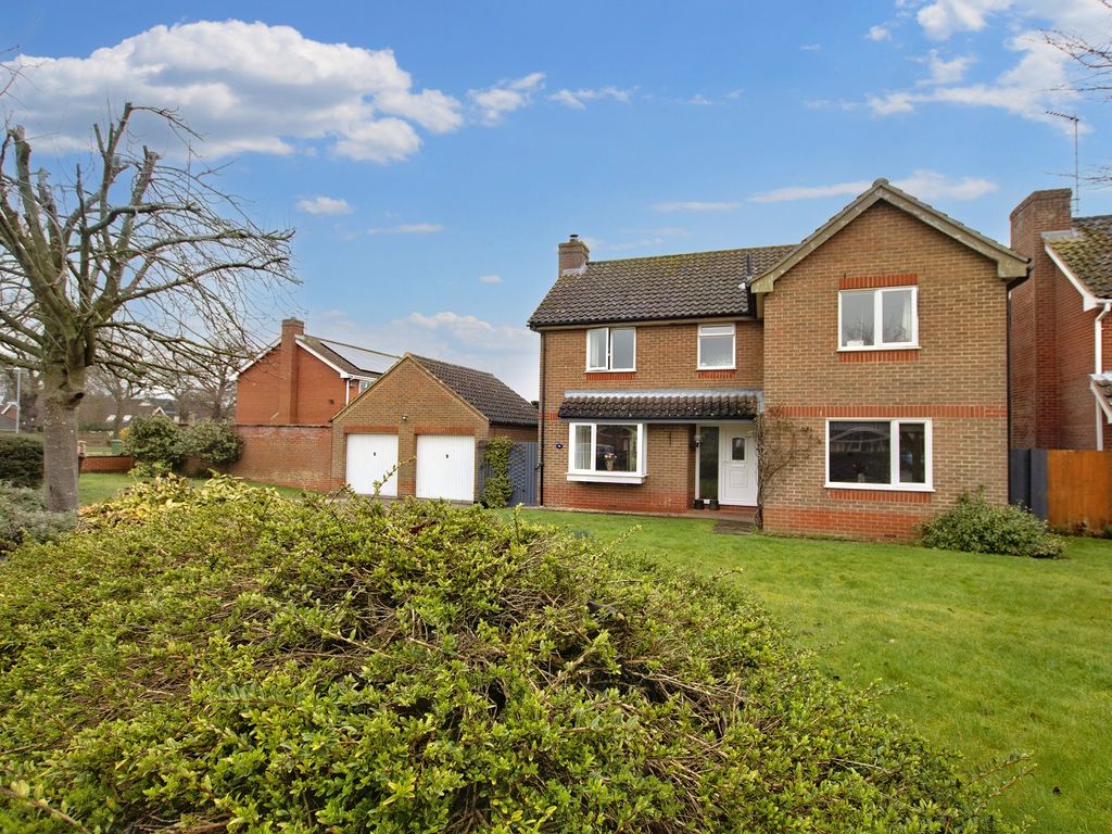 4 bed detached house for sale in All Saints Drive, North Wootton, King