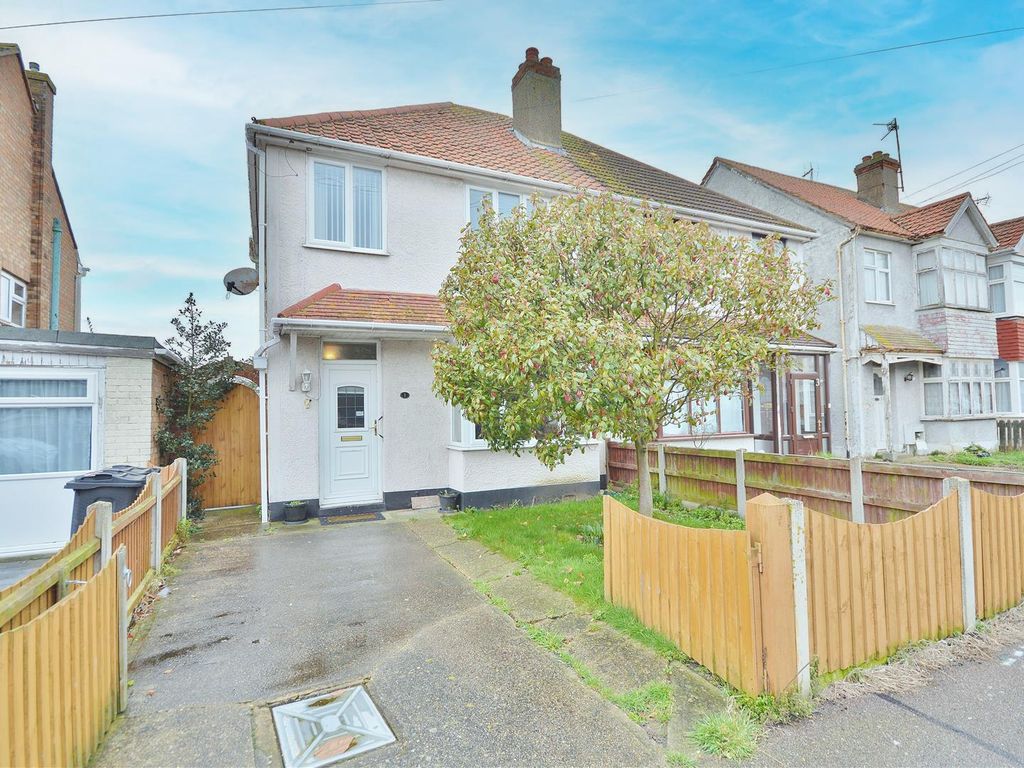 3 bed semidetached house for sale in Beaumont Avenue, ClactonOnSea