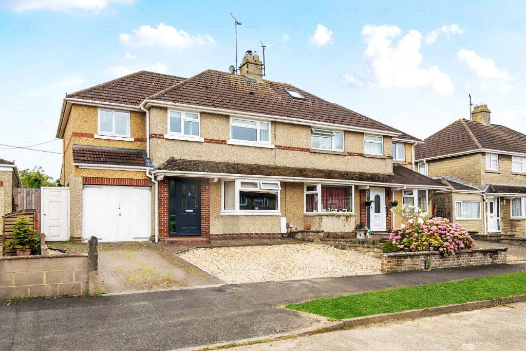 4 bed semidetached house for sale in Artis Avenue, Wroughton, Swindon