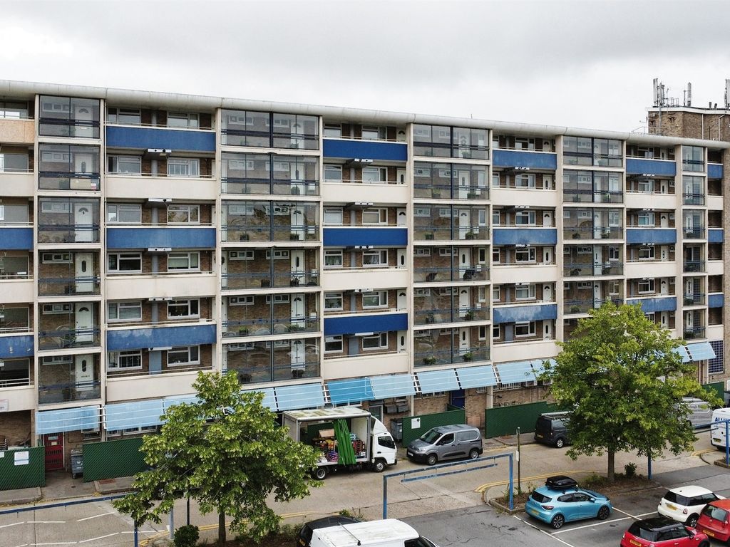 1 bed flat for sale in The Vineyards, Great Baddow, Chelmsford CM2, £