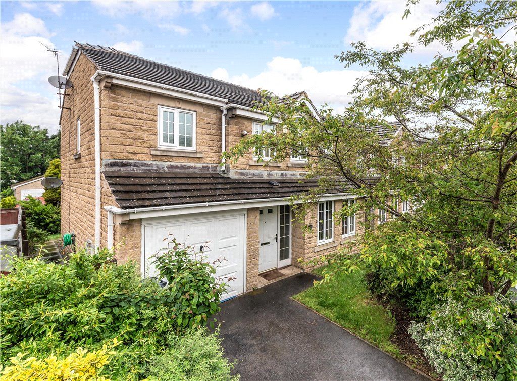 4 bed detached house for sale in Loxley Close, Bradford, West Yorkshire