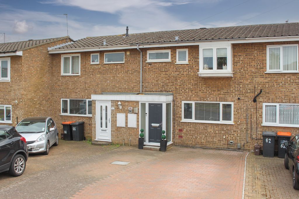3 bed terraced house for sale in Churchill Road, Leighton Buzzard LU7
