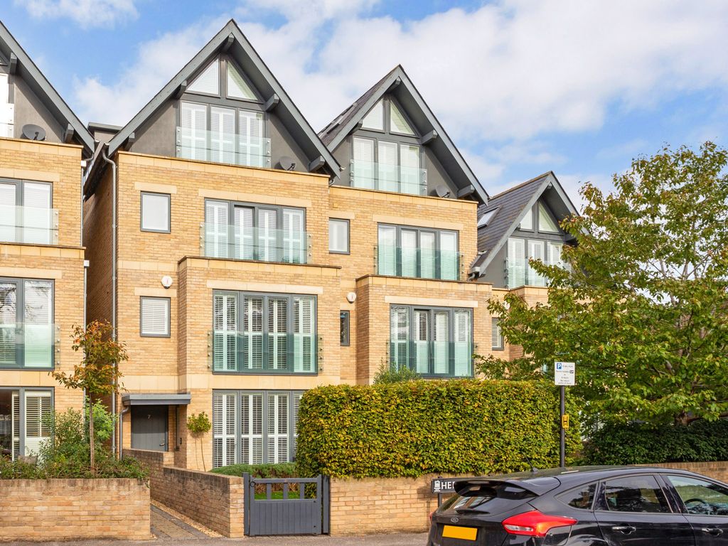 5 bed semidetached house for sale in Henley Court, 3 Hernes Crescent