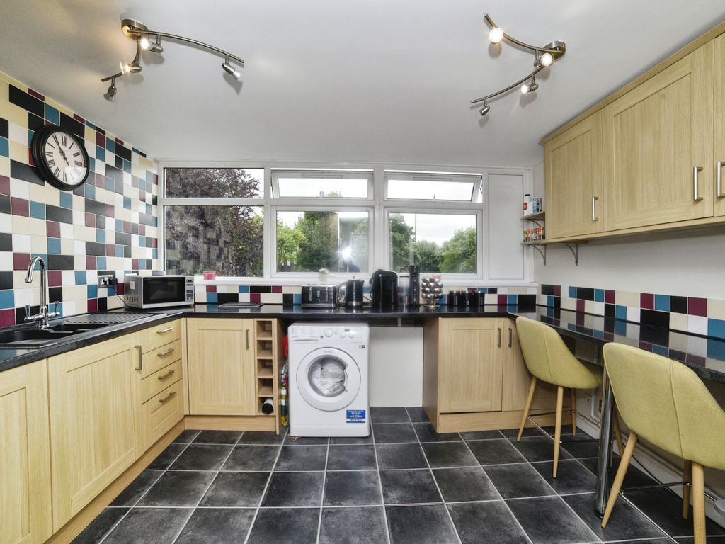 2 bed flat for sale in Victoria Road, Ruislip Manor, Ruislip HA4 Zoopla