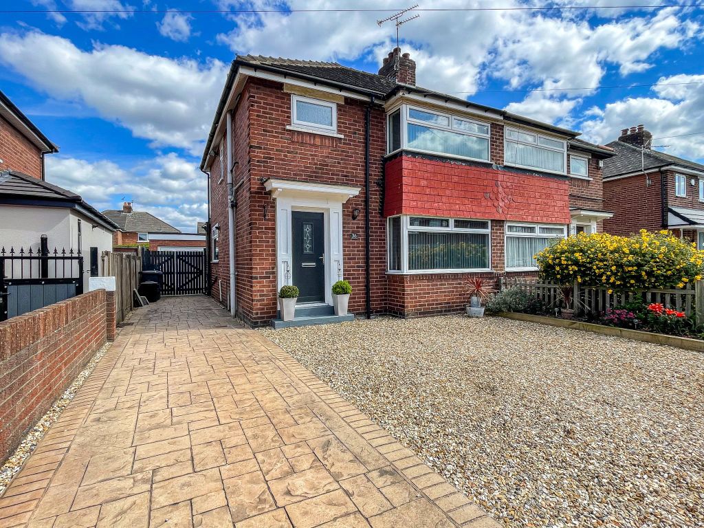 3 bed semidetached house for sale in Churchill Avenue, Off York Road