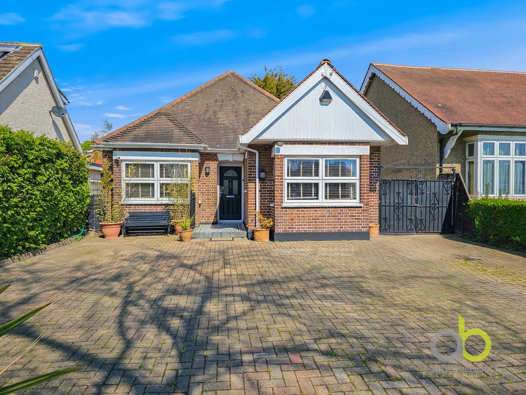 3 bed detached bungalow for sale in Lodge Lane, Grays RM16 Zoopla
