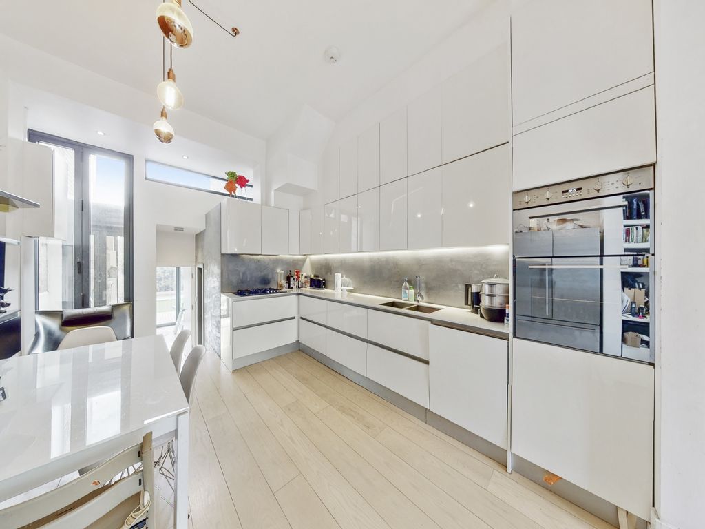 3 bed flat for sale in Buckley Road, Kilburn NW6 Zoopla