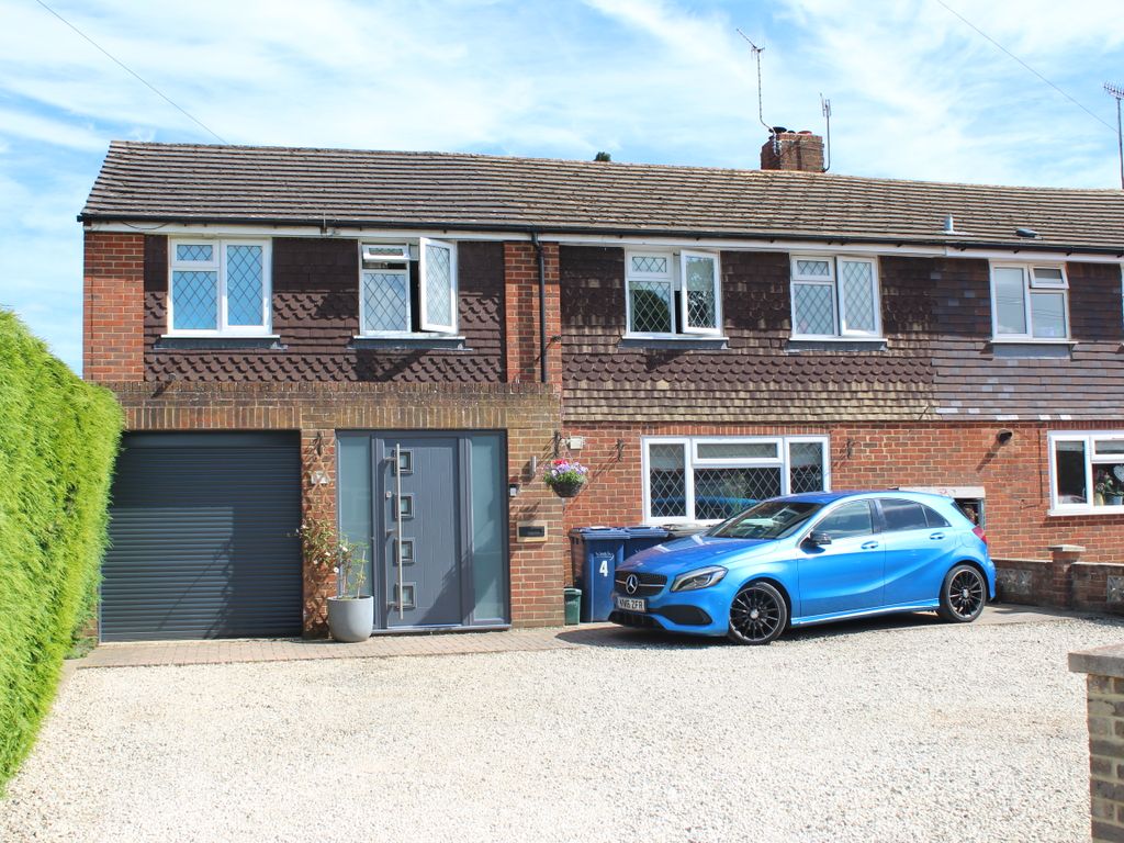 5 bed semidetached house for sale in Broad Acres, GU7, £