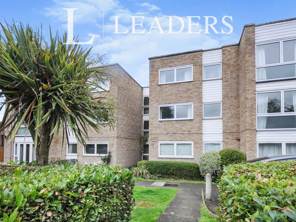 2 bed flat to rent in Silverstone Court, Wanstead Road, Bromley BR1